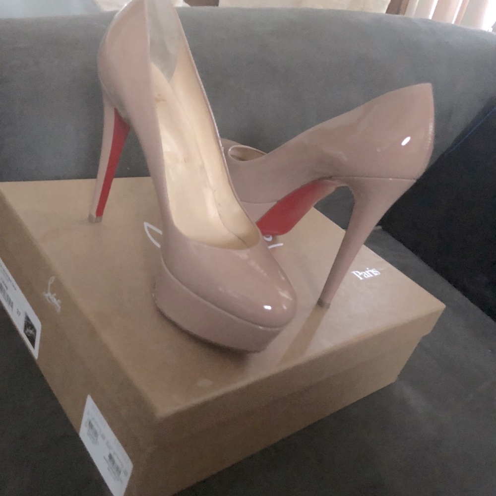 Louboutin Bianca Size 7